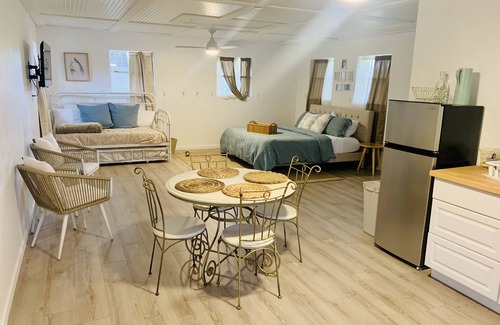 Seguin House | Peaceful Guadalupe Riverfront home minutes from Texas Lutheran & Downtown Seguin