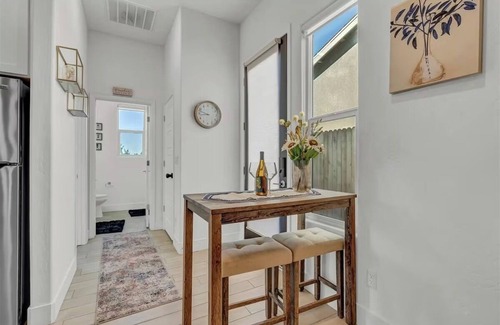 Hanford House | Peaceful Guest Casita Private Entrance No Cleaning Fee