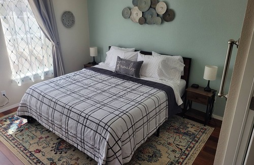 Allison Apartment | Peaceful Guest Suite Amongst The Tall Pines! Gaze at the stars from the hot tub!