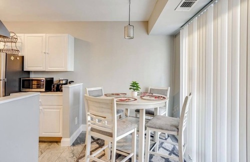 Jefferson Manor Apartment | Peaceful H