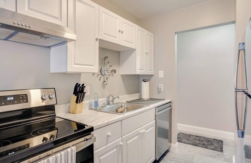 Jefferson Manor Apartment | Peaceful H