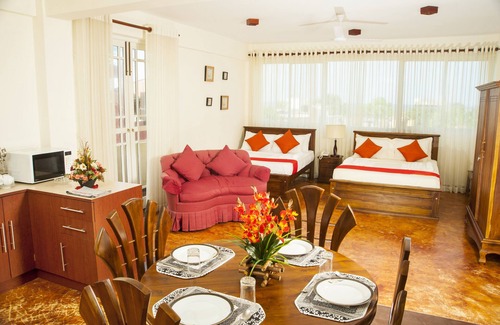 Mount Lavinia Condo | Peaceful Harmonious Condo Equipped Kitchen Two Bath Three Bedrooms Aircondition