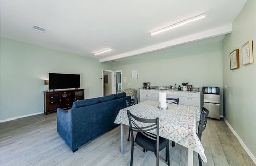 Hutto House | Peaceful Harvest Home in Hutto