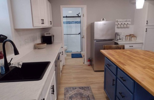 Waxhaw Apartment | Peaceful Haven apartment nestled in the woods minutes away from historic Waxhaw.