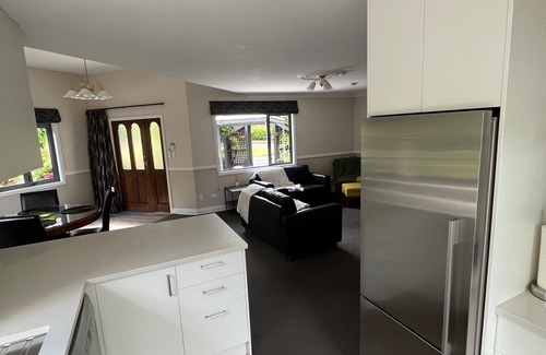 Upper Hutt House | Peaceful haven close to Upper Hutt activities