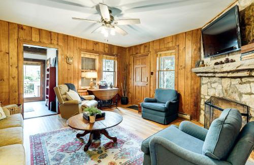 Hendersonville House | Peaceful Hendersonville Cabin - Hot Tub and Fire Pit