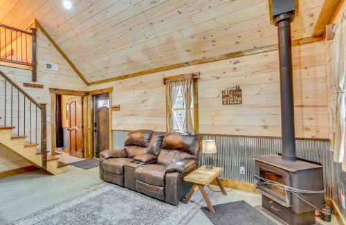 Rising Fawn House | Peaceful Hikers Hideaway with Deck on 1 Acre!