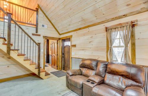 Rising Fawn House | Peaceful Hikers Hideaway with Deck on 1 Acre!