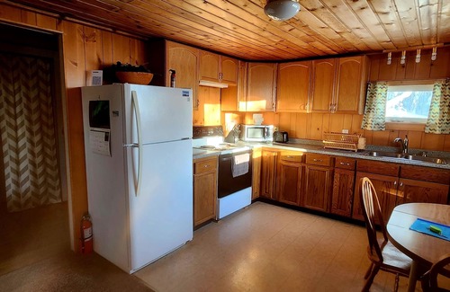 Fairbanks Cottage | Peaceful Hillside Refuge to Enjoy Aurora