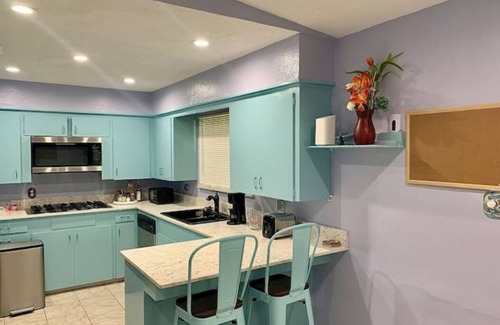 Sharpstown House | Peaceful Home 10 minutes to Downtown, Shopping mall, Restaurants and Night Clubs