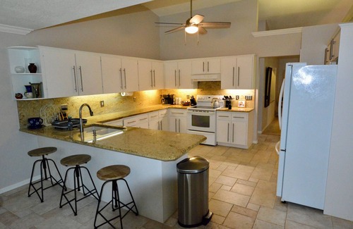 Fellowship House | Peaceful Home 5 miles from WEC and 8 miles from Hits