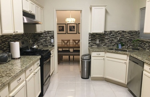 Barker House | Peaceful home away from home
