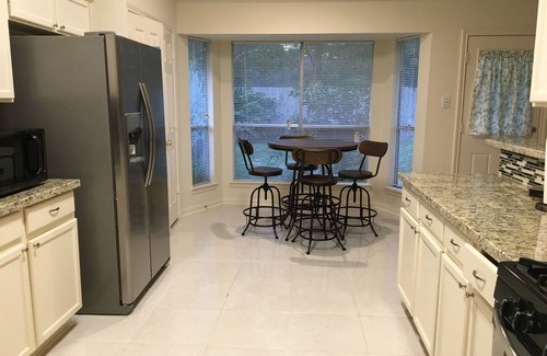 Barker House | Peaceful home away from home