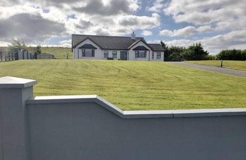 Caragh Cottage | Peaceful home,centrally located for Ring of Kerry, Dingle and Killarney