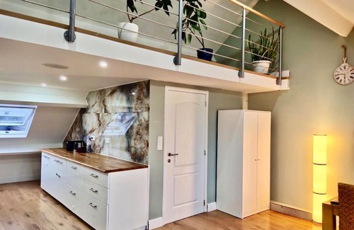 Perk House | Peaceful home close to Airport with parking