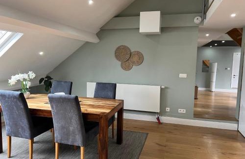 Perk House | Peaceful home close to Airport with parking