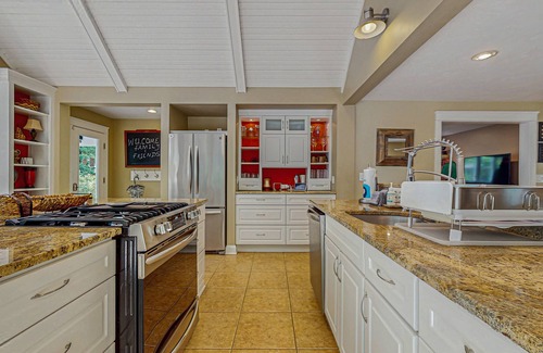 East Falmouth House | Peaceful home convenient to bike path, beaches, shopping, dining & entertainment