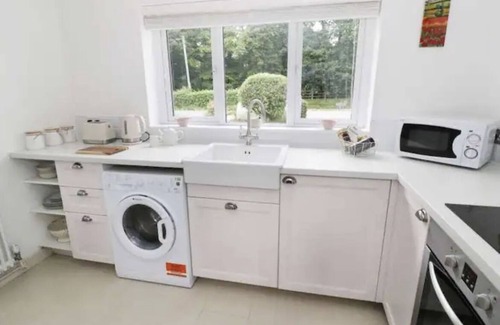 Grendon Cottage | Peaceful home from home cottage beautifully presented in village location.
