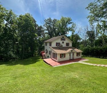 Mt. Bethel House | Peaceful home in mount bethel, PA