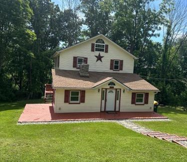 Mt. Bethel House | Peaceful home in mount bethel, PA