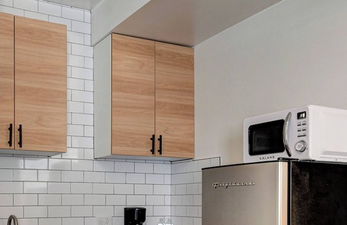 Rancho Oakey Apartment | peaceful home near downtown and the strip