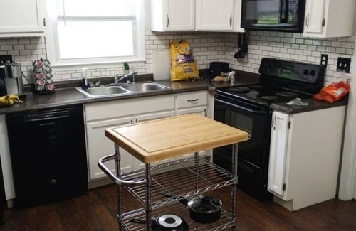 Spartanburg House | 'Peaceful Home Near Downtown Spartanburg'