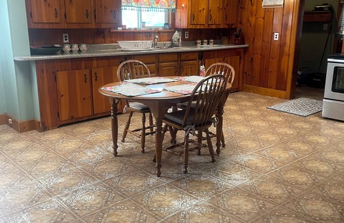 Ogdensburg House | Peaceful home, on the Oswegatchie River