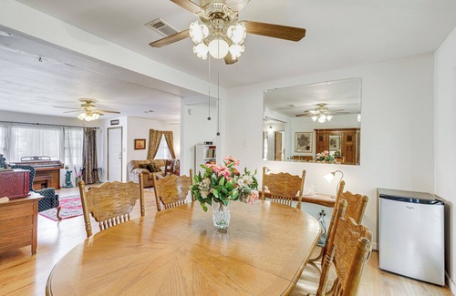 Kempwood House | Peaceful Home w/Yard: 13 Mi to Downtown Houston!
