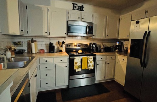 Matthews House | Peaceful Home, Walkable to Main Street Matthews