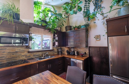 Coquitlam House | Peaceful Home with a European Touch!