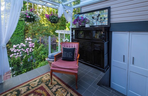 Coquitlam House | Peaceful Home with a European Touch!