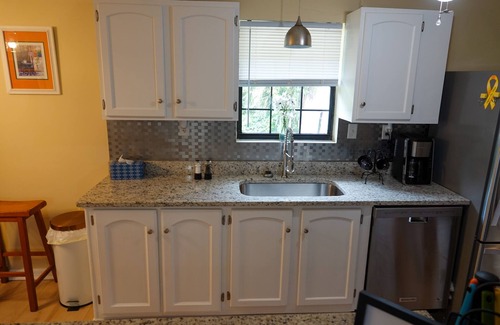 Marineland Acres House | Peaceful Home with a Private Guest House in the Backyard! Easy Beach Access!
