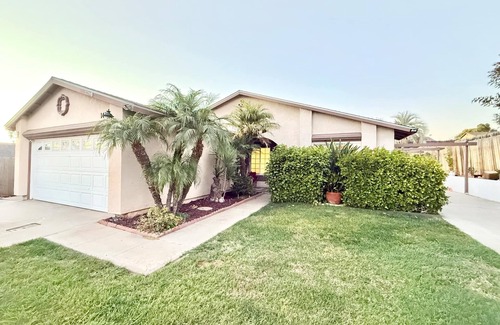 Midway House | Peaceful Home with Patio and Backyard in Escondido