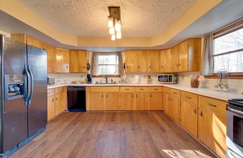 Horseheads House | Peaceful Horseheads Hideaway w/Deck & Yard!