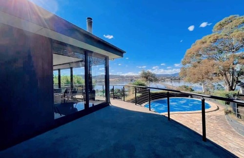 Granton Villa | Peaceful house with great ocean & mountain view!