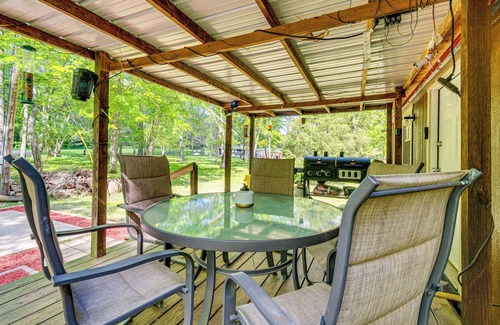 Barnhill Apartment | Peaceful Hunting Cabin < 3 Mi to Sam Dale Lake!