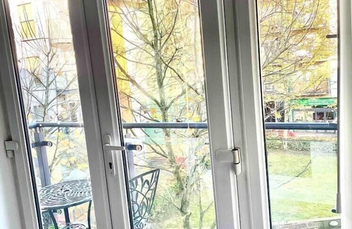 Hatfield Apartment | Peaceful Impeccable 2-Bed Apartment in Hatfield