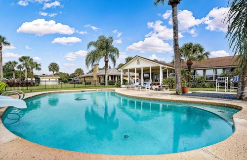 Northside House | Peaceful Island Retreat - Heated Pool - Gym - Private Dock