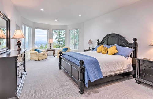 Issaquah House | Peaceful Issaquah Hideaway w/ Sweeping Views