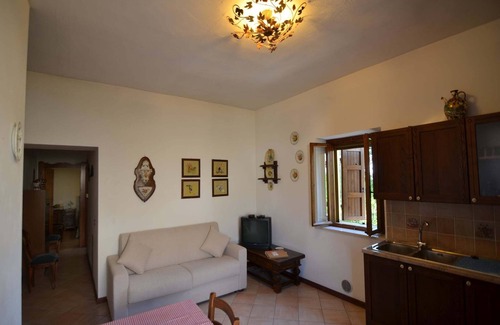 Croce House | Peaceful Stay in Monte Colombo