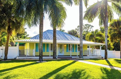 Jupiter Farms House | Peaceful Jupiter Farms, Pet-Friendly Escapen200 feet to sister stay! #401312.