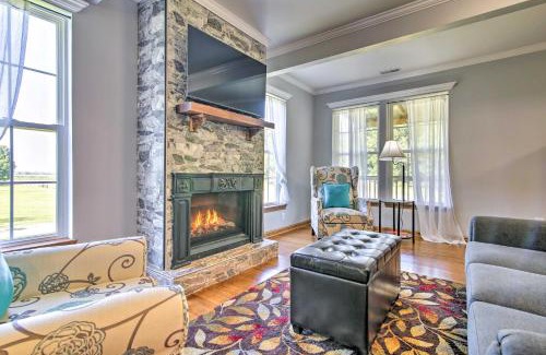 Bendena House | Peaceful Kansas Cottage with Wraparound Deck!