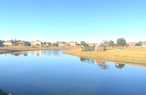 Little Elm House | Peaceful (KING BED) Home near The Lake