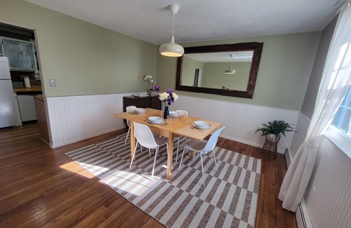 Kingston House | Peaceful Kingston Getaway in Easy Location