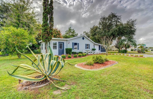 Del Mar Cottage | Peaceful Lady Lake Home w/Screened-in Porch!