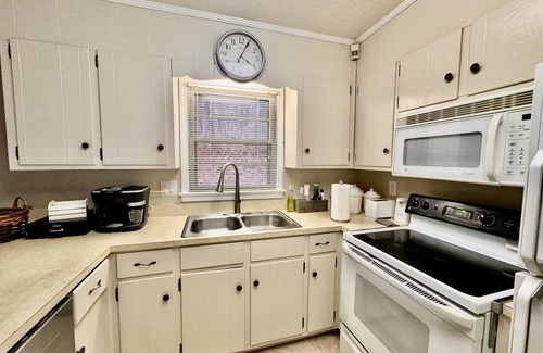 Northport House | Peaceful Lake Access.