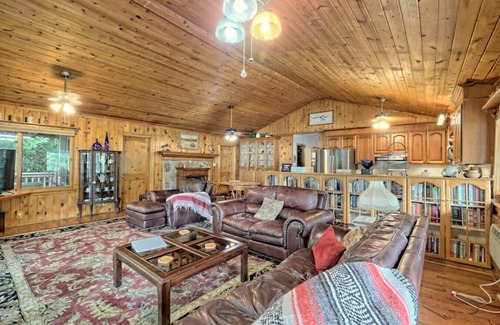 Clayton House | Peaceful Lake Burton Stay with Dock Access