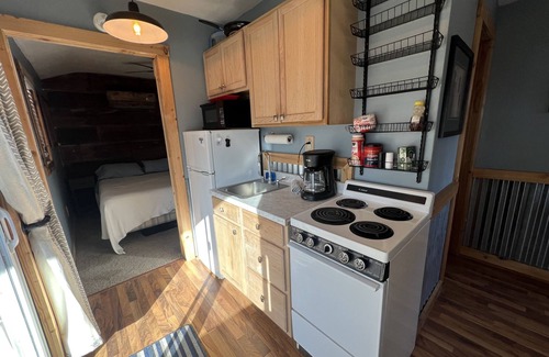Ellsworth County Cabin | PEACEFUL LAKE CABIN