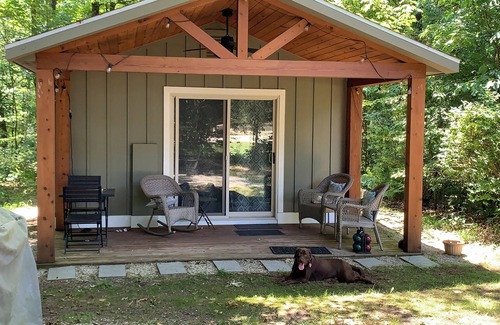 Grant Cottage | Peaceful lake cottage retreat just a short drive from Grand Rapids and Newaygo