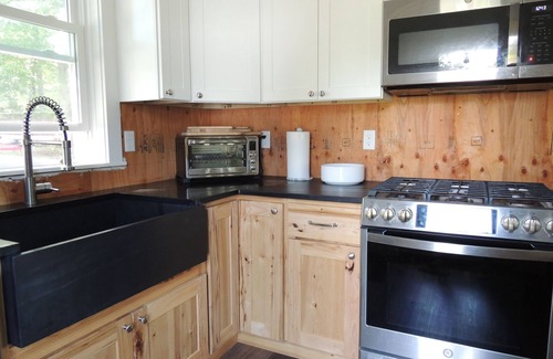 Standish Cottage | Peaceful lake escape; newly remodeled family cottage close to ski mountain!